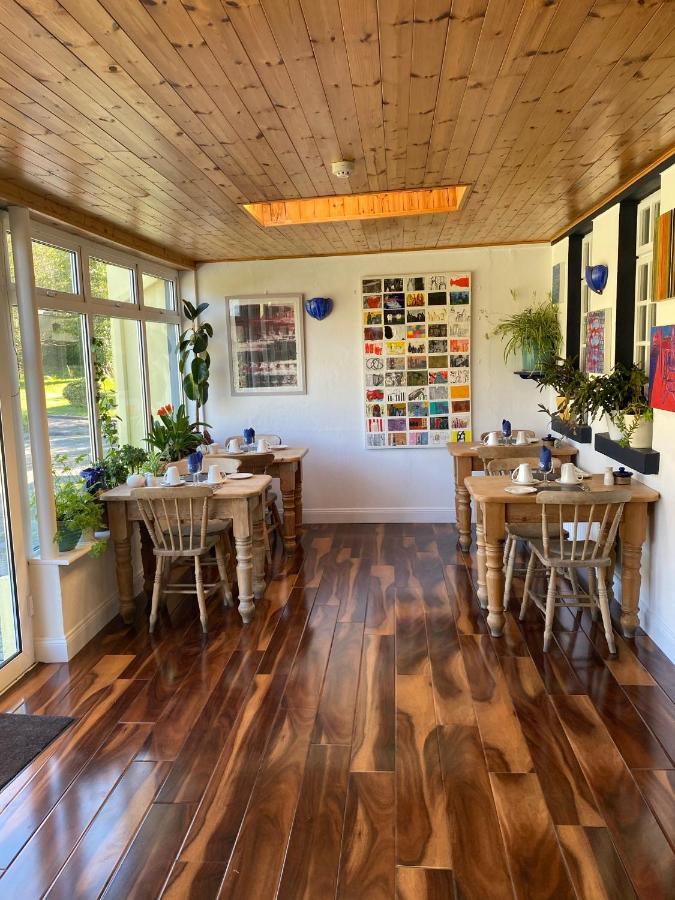 Quay Lodge Westport Buitenkant foto